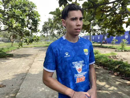 Persib Tak Mau Terpeleset, Dion Markx Tekankan Kerja Keras di Sisa Musim Persib Tak Mau Terpeleset, Dion Markx Tekankan Kerja Keras di Sisa Musim