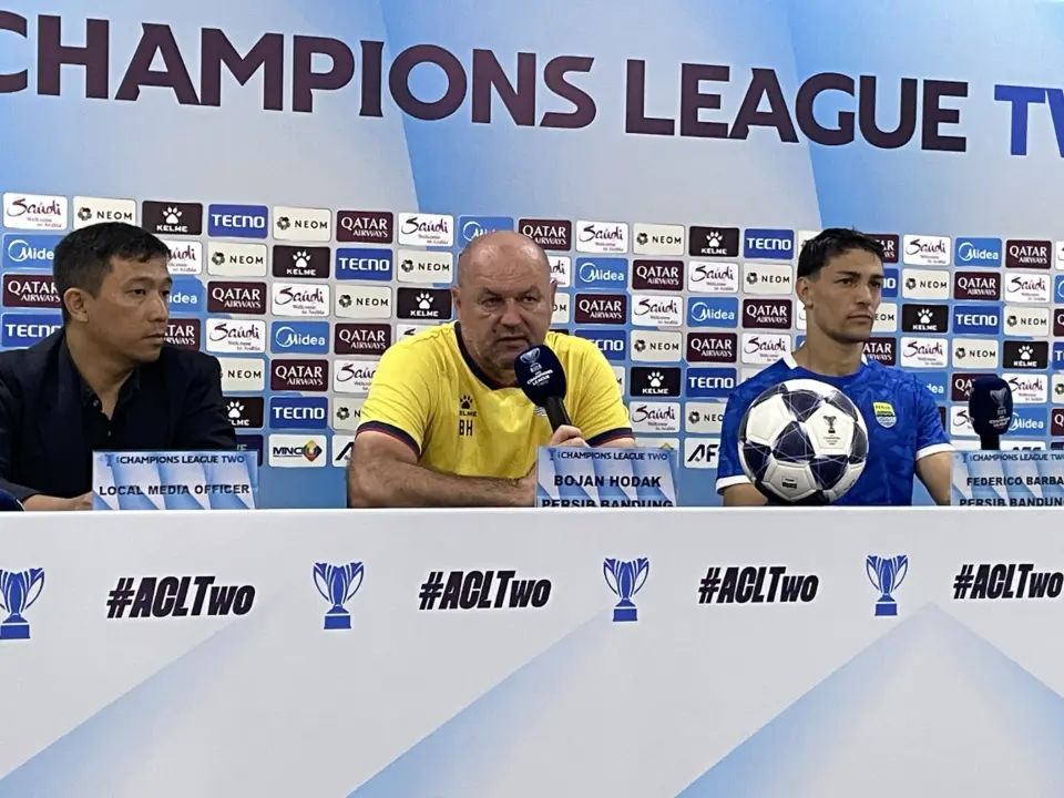 Misi Mustahil kontra Ratchaburi: Bojan Hodak Usung Semangat “Nothing is Impossible” Misi Mustahil kontra Ratchaburi: Bojan Hodak Usung Semangat "Nothing is Impossible"