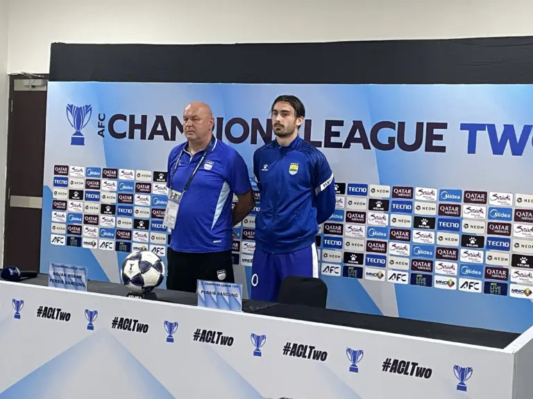 Atmosfer GBLA Bikin Ratchaburi Gentar, Hodak Soroti Ulah Segelintir Oknum Atmosfer GBLA Bikin Ratchaburi Gentar, Hodak Soroti Ulah Segelintir Oknum