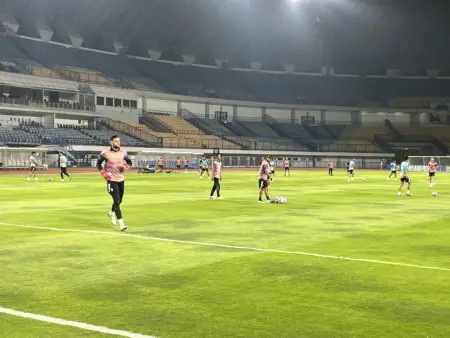 Carlos Pena Siapkan Seluruh Kekuatan Persita Hadapi Persib, Ungkap Target Kemenangan Carlos Pena Siapkan Seluruh Kekuatan Persita Hadapi Persib, Tegaskan Target Kemenangan