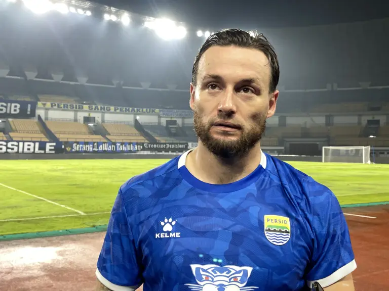 Siap Comeback! Marc Klok Targetkan Menit Bermain Saat Hadapi Madura United Siap Comeback! Marc Klok Targetkan Menit Bermain Saat Hadapi Madura United