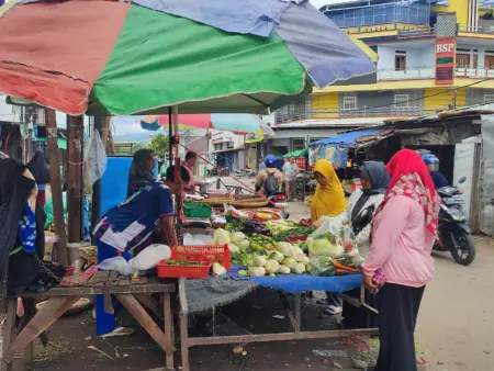 Jelang Ramadan, Kenaikan Bapokting Mulai Tekan Pedagang Kecil di Garut Jelang Ramadan, Kenaikan Bapokting Mulai Tekan Pedagang Kecil di Garut