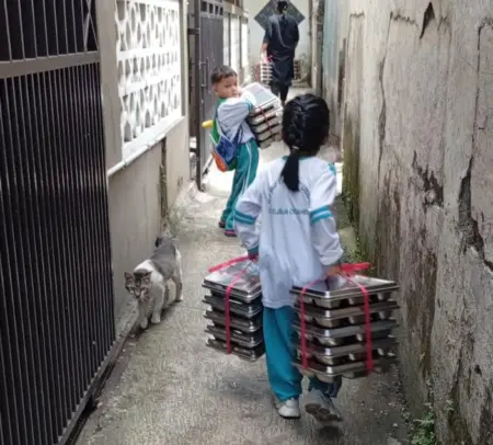 MBG Tak Sampai Sekolah, Pelaksana Program Bebankan Risiko ke Orang Tua dan Anak TK di Cicaheum