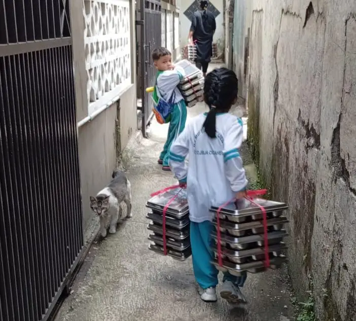 MBG Tak Sampai Sekolah, Pelaksana Program Bebankan Risiko ke Orang Tua dan Anak TK di Cicaheum MBG Tak Sampai Sekolah, Pelaksana Program Bebankan Risiko ke Orang Tua dan Anak TK di Cicaheum