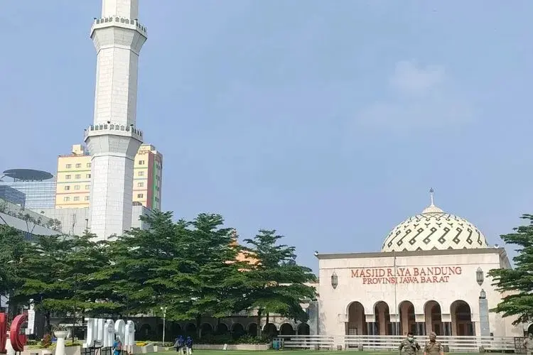 Tradisi Sambut Ramadan Masyarakat Sunda di Jawa Barat Tetap Lestari Masjid Raya Bandung, (Sumber foto: Z Creator/ Putra Ganesha).