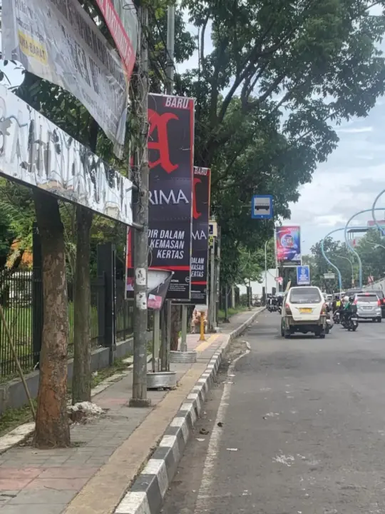 Reklame di Jalan Jakarta
