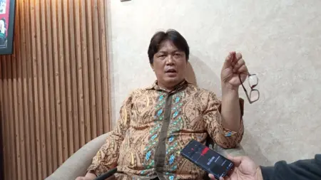 Sengketa Lahan SMA Negeri 13 Bandung Dinilai Jadi Alarm Evaluasi Pengamanan Aset Pemprov Jabar Anggota Komisi I DPRD Provinsi Jawa Barat dari Fraksi PDI Perjuangan, Rafael Situmorang
