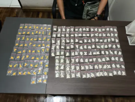 Polrestabes Bandung Bongkar Peredaran Obat Terlarang, Lima Tersangka Diamankan Polsek Kadungora Tangkap Dua Pengedar Ribuan Obat Keras Ilegal