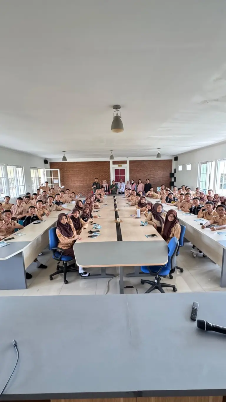 PLN Edukasi Keselamatan Listrik di SMKN 13 Bandung