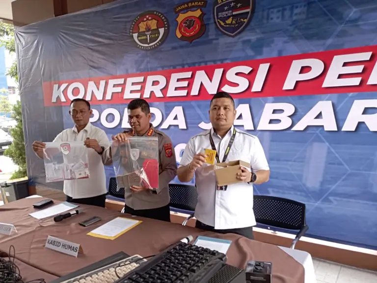 Ditresiber Polda Jabar Bongkar Jaringan Promosi Judi Online via WhatsApp Blast, Lima Tersangka Diamankan