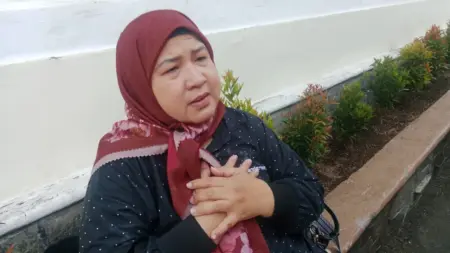 Ibunda Resbob Putri Regia (Sarah/Koran Mandala)