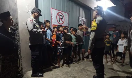 Respons Cepat Dumas WA Taros Kapolres, Polsek Tarogong Kidul Tertibkan Petasan di Malam Ramadan Respons Cepat Dumas WA Taros Kapolres, Polsek Tarogong Kidul Tertibkan Petasan di Malam Ramadan
