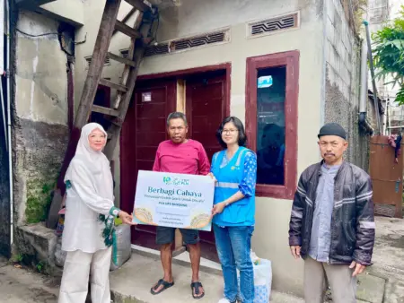 PLN Hadirkan Kebahagiaan Ramadhan melalui Program LUTD (Light Up The Dream) di Bandung Selatan PLN Hadirkan Kebahagiaan Ramadhan melalui Program LUTD (Light Up The Dream) di Bandung Selatan