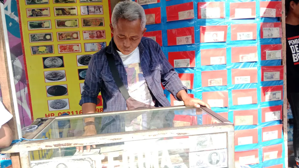 Di Balik Fenomena Tukar Uang Baru Lebaran, 29 Tahun Pa Salim Menjaga Nilai Uang Lama