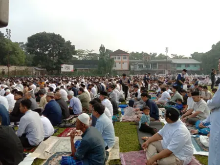 Ribuan Jemaah Jalani Salat Idulfitri 1447 H PWM Jabar di Lapangan Lodaya Bandung