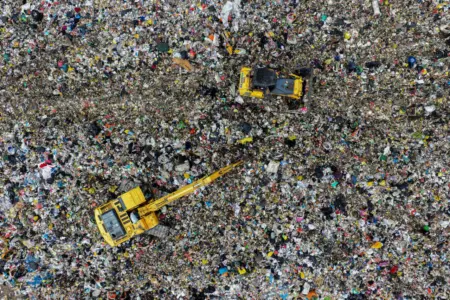 Volume Sampah Lebaran di Bandung Meningkat, Ratusan Titik Dipantau DLH Volume Sampah Lebaran di Bandung Meningkat, Ratusan Titik Dipantau DLH