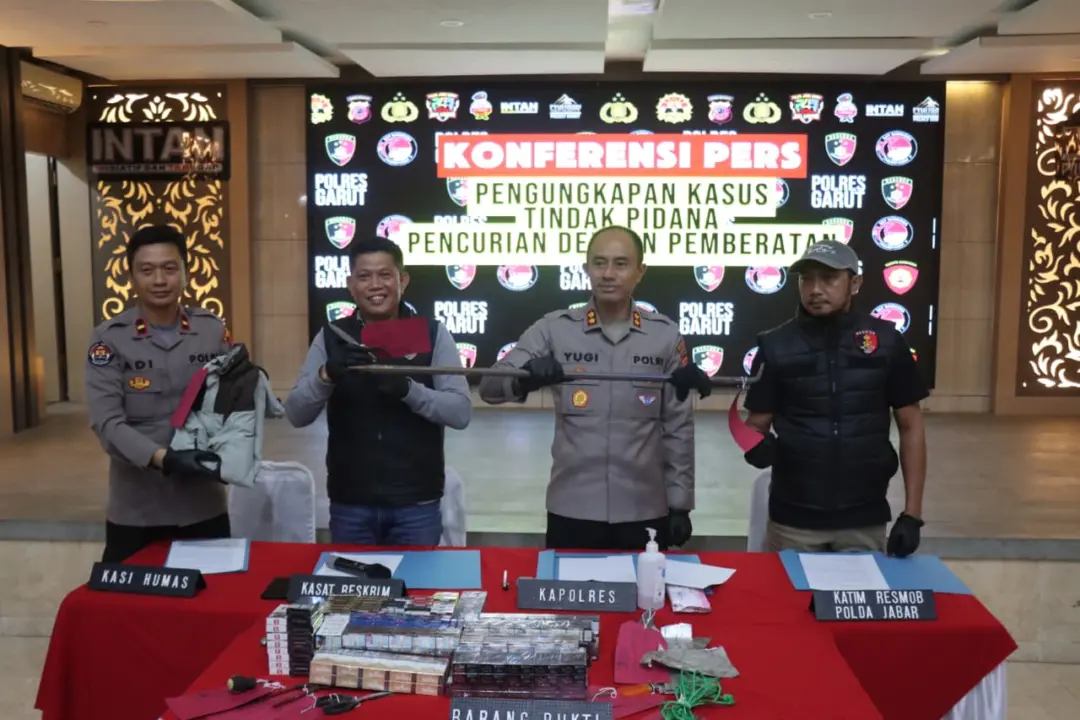 Polres Garut Bekuk Residivis Pembobol Atap Indomaret di Leles