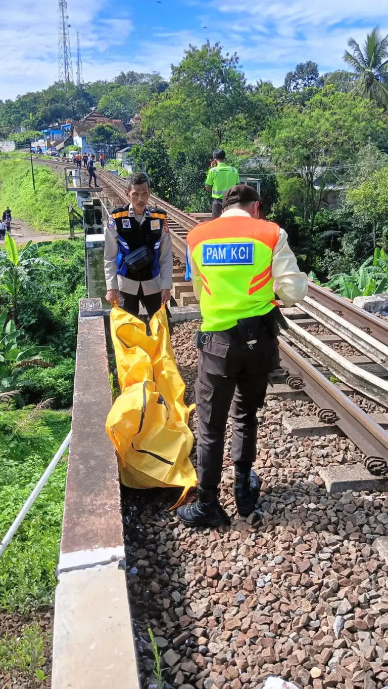 Lansia Tewas Tertabrak KA di Jembatan Rel Leuwigoong, Sempat Dilaporkan Hilang