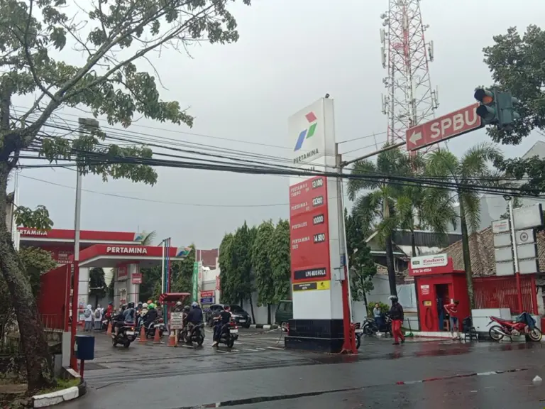 Pemerintah Tahan Kenaikan BBM, Pengamat Nilai Tepat tapi Beban Fiskal Mengintai Cadangan BBM Nasional Aman 20 Hari, Gejolak Timur Tengah Picu Kekhawatiran Pekerja Transportasi