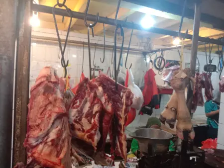 Harga Daging Sapi dan Cabai Rawit di Pasar Ujungberung Masih Tinggi Jelang Lebaran