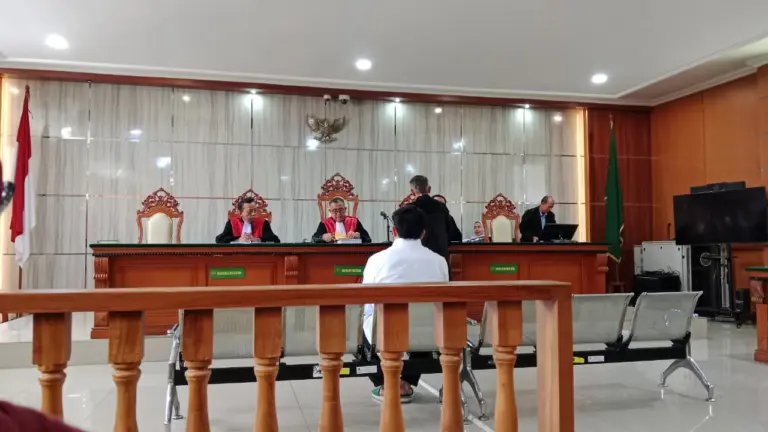 Sidang Tertunda, Penasihat Hukum Ajukan Eksepsi Soal Kewenangan PN Bandung Sidang Tertunda, Penasihat Hukum Ajukan Eksepsi Soal Kewenangan PN Bandung