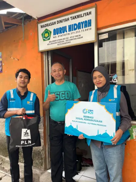 Ramadan 2026, PLN ULP Prima Priangan Nyalakan Listrik Gratis untuk Madrasah di Maleber
