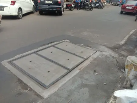 Tambalan Aspal Bekas Galian Kabel di Bandung Dikeluhkan Warga, Permukaan Jalan Tidak Rata