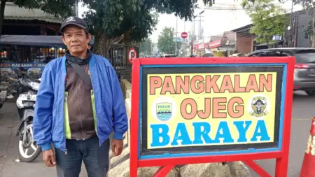 Menunggu Rezeki di Pangkalan Ojek Terminal Leuwipanjang Saat Musim Mudik