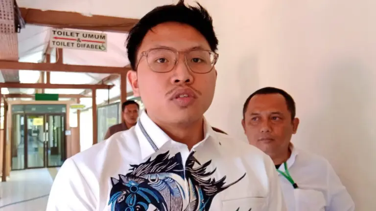 Resbob Sampaikan Permohonan Maaf kepada Masyarakat Sunda, Ucapkan Terima Kasih kepada Tunangannya Resbob Sampaikan Permohonan Maaf kepada Masyarakat Sunda, Ucapkan Terima Kasih kepada Tunangannya