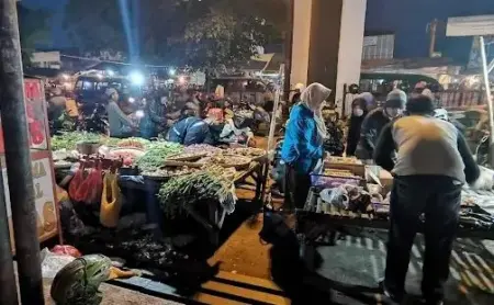 Malam Takbiran, Pemkot Bandung Batasi Operasional PKL hingga Pukul 22.00 WIB PKL Kiaracondong Bandung