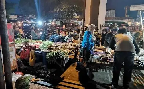 Malam Takbiran, Pemkot Bandung Batasi Operasional PKL hingga Pukul 22.00 WIB PKL Kiaracondong Bandung
