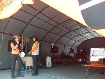 Posko Rest Area Mudik di Cibiru Dipadati Pemudik, 120 Orang Singgah dalam Semalam Posko Rest Area Mudik di Cibiru Dipadati Pemudik, 120 Orang Singgah dalam Semalam