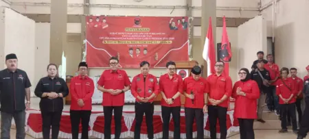 Ono Surono Serahkan SK DPC PDI Perjuangan Garut, Tekankan Soliditas dan Kedekatan dengan Rakyat