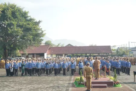Bupati Garut Lantik 150 PNS, Tekankan Integritas dan Peran sebagai Pelayan Publik Bupati Garut Lantik 150 PNS, Tekankan Integritas dan Peran sebagai Pelayan Publik