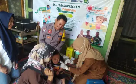Cegah KLB Campak, Polres Garut Turunkan Seluruh Polsek Kawal Imunisasi Serentak Cegah KLB Campak, Polres Garut Turunkan Seluruh Polsek Kawal Imunisasi Serentak