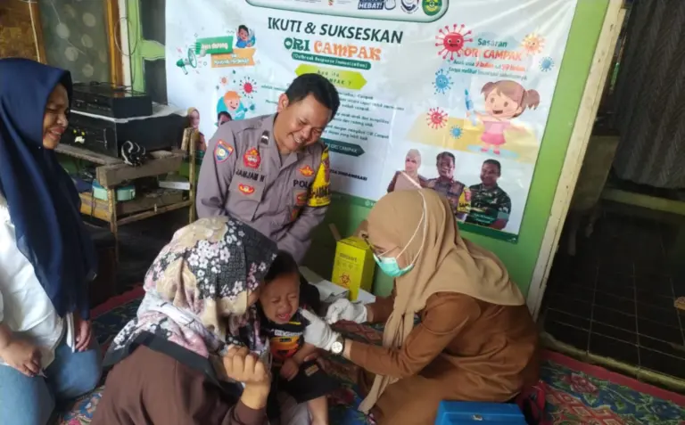 Cegah KLB Campak, Polres Garut Turunkan Seluruh Polsek Kawal Imunisasi Serentak