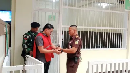 Muhamad Adimas Firdaus alias Resbob (Sarah/Koran Mandala)