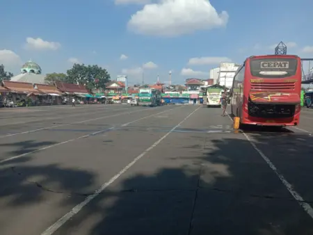 Terminal Cicaheum Dialihfungsikan Jadi Depo BRT, Trayek Bus hingga Angkot di Bandung Bakal Dirombak Ketidakpastian Relokasi, Pedagang Terminal Cicaheum Keluhkan Minimnya Sosialisasi