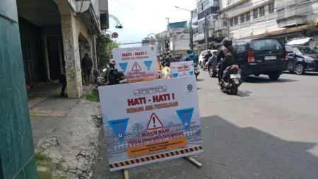 Proyek Galian Kabel memasuki tahap 4 Jalan Kebon Jati Kota Bandung Jumat, 10/4/2026 (Sarah/Koran Mandala)