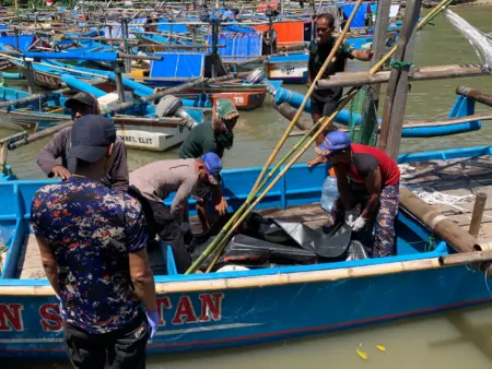 Mayat Perempuan Ditemukan Terapung di Perairan Santolo Garut, Polisi Lakukan Penyelidikan
