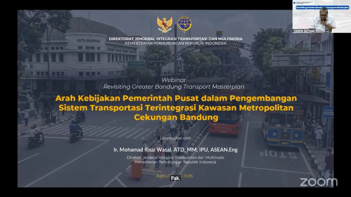 Pemaparan Dirjen Integrasi Transportasi dan Multimoda Kemenhub, M. Risal Wasal di acara Webinar "Revisiting Greater Bandung Transport Masterplan", Rabu (15/4/2026)