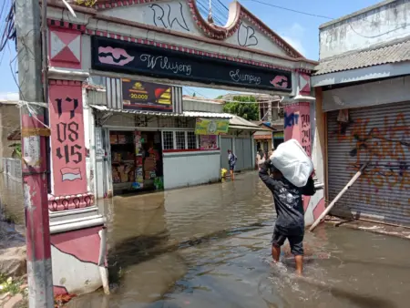 Banjir Hari ke-6 di Derwati, Warga Desak Solusi Konkret Pemerintah