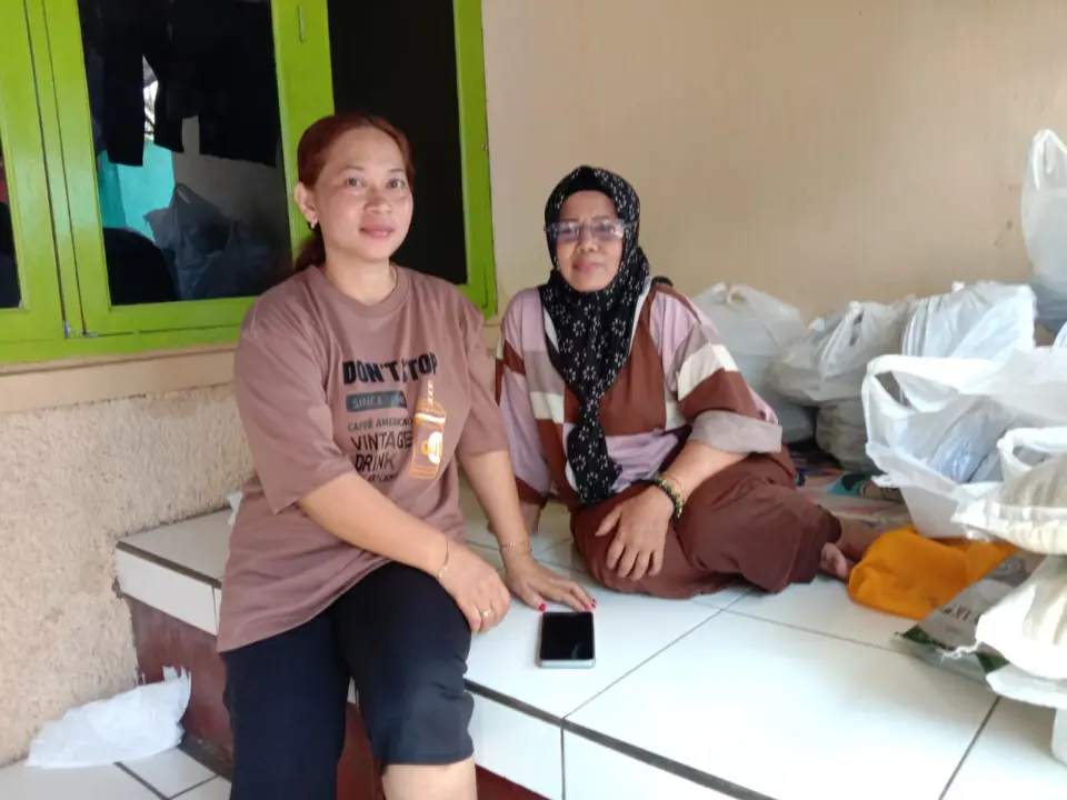 Ketua RW 03 Rancabolang, Neni (kiri), dan Wakil Ketua RW 03 Rancabolang, Endah Hasanah (kanan)