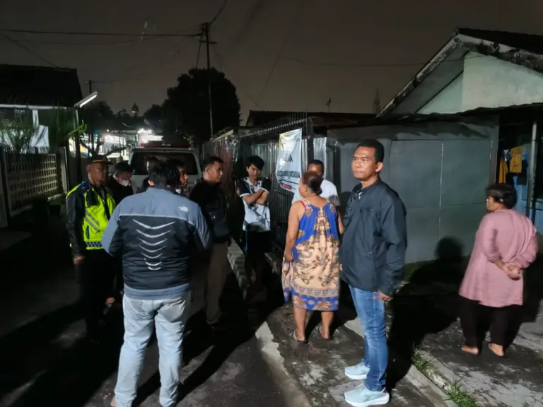 Pria Asal Garut Tewas Diduga Dibacok di Kontrakan Cinambo, Polisi Buru Pelaku Pria Asal Garut Tewas Diduga Dibacok di Kontrakan Cinambo, Polisi Buru Pelaku
