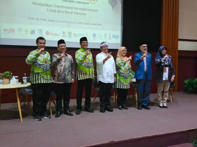 ICMI Jabar Tegaskan Peran Intelektual, Siap Kawal Kebijakan Pembangunan Daerah Sekda Jabar, Herman Suryatman saat menghadiri Silaturahmi Kerja Wilayah ICMI Jabar