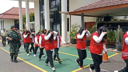 Sidang Perdana Kasus Sindikat Penjualan Bayi di gelar PN Bandung 7/4/2026 (Sarah/Koran Mandala)