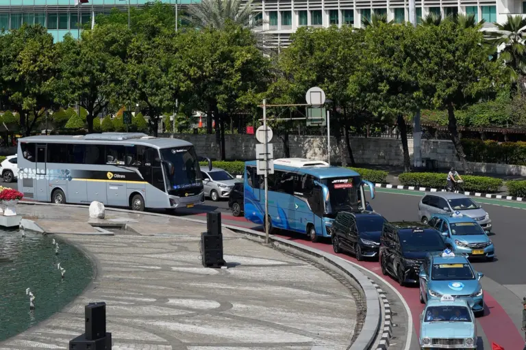Fondasi Bisnis Menguat, Bluebird Raih Pendapatan Rp5,7 Triliun Tahun 2025 Jajaran Armada Bluebird Group