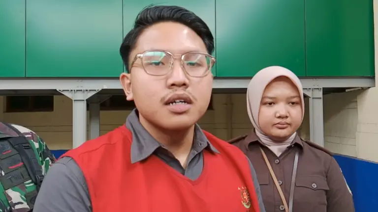 Adimas Firdaus alias Resbob Usai menghadiri Sidang di Pn Bandung, Senin (6/4/2026)