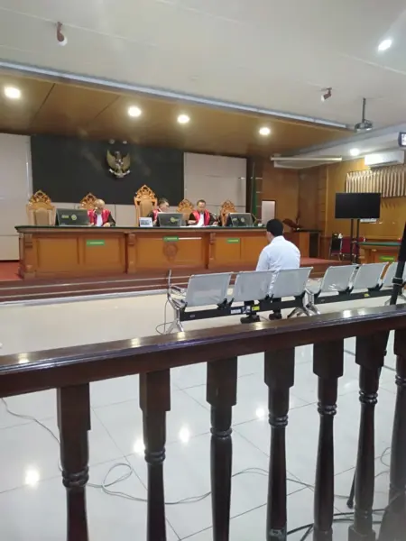 Terdakwa Sarjan Divonis dengan hukuman 3 tahun 3 bulan Penjara di PN Bandung Senin, (18/5/2026)