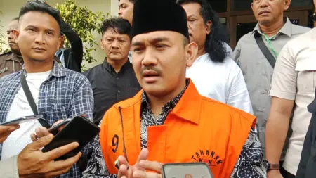 Bupati Bekasi nonaktif Ade Kuswara Kunang usai persidangan Sarah/Koran Mandala